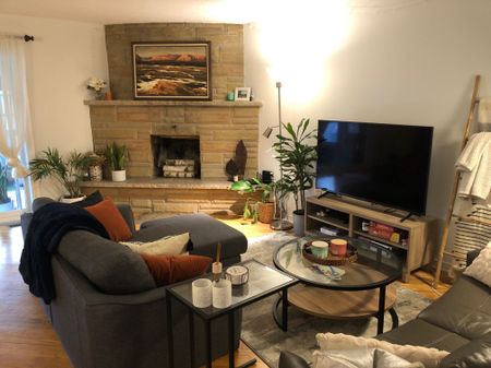 For Lease - 240 Breezehill Avenue, Dows Lake - Civic Hospital and Area, Ontario - Photo 3