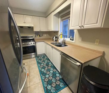 For Lease - 17 Neuchatel Avenue, Vaughan, Ontario - Photo 6