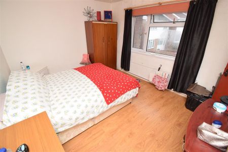 Henllys Way, Cwmbran - Photo 4