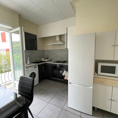 Location Appartement 1 pièce 33m² - Photo 3