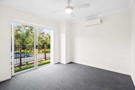 Modern and Cozy Home in Prime Location - AC & Ceiling Fans - $545 increasing to $555 from 29/10/2026 - Photo 5