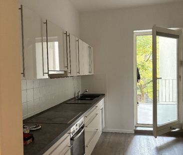 Sie lieben Altbau? Bitteschön: Renovierte 2-Zimmer-Wohnung mit EBK ... - Photo 1