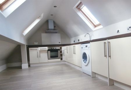 Knighton Drive, Leicester - Photo 2