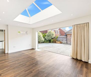 4 bedroom detached house to rent - Photo 3