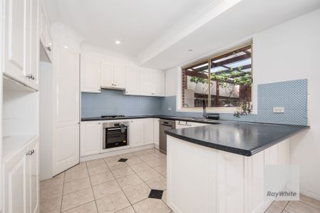 Perfectly Positioned Family Home with Modern Comforts! - Photo 5