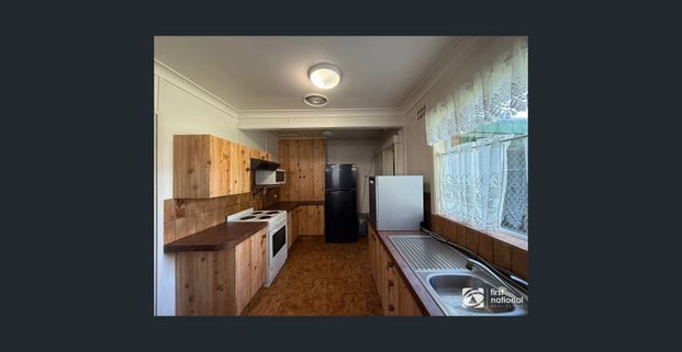 Charming and well maintained home in a great location - Photo 1