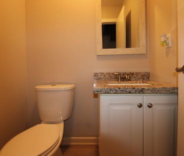 For Lease - 20 Brown Street, Barrie, Ontario - Photo 3