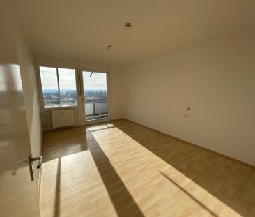 Helle 2-Zimmer-Wohnung mit Rundumbalkon & toller Aussicht - Photo 1