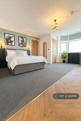 1 bedroom in a house share to rent - Photo 1