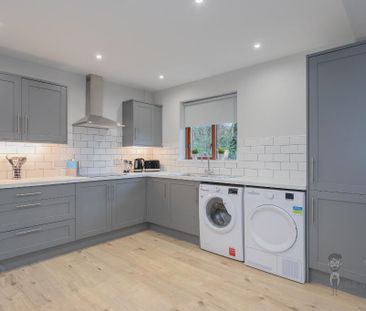 Room 5, 16 Robbs Road, Dundonald, BT16 2NA - Photo 6