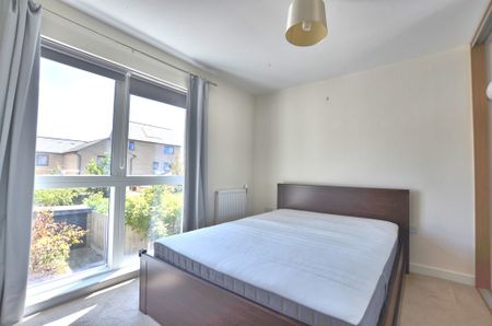 A modern two bedroom property, in the sought after area of Trumpington with allocated parking and enclosed garden. Ideally located for access to the M11, A14 and Addenbrookes Hospital. - Photo 3