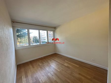 Location Appartement 4 pièces 86m² - Photo 3