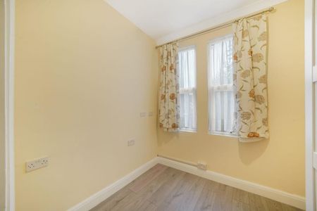 3 bedroom flat to rent - Photo 3
