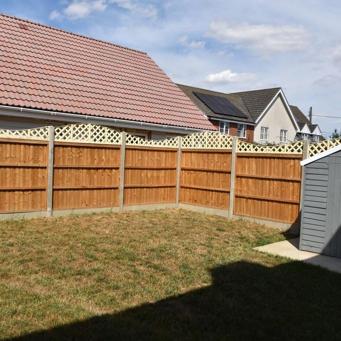 3 bedroom semi-detached house to rent - Photo 1