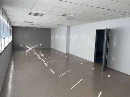 Location bureaux 15 pièces, 531.00m², Montauban - Photo 5