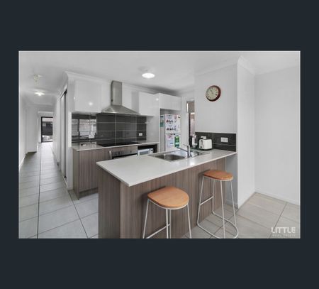 3 Mount Ballow Street, Park Ridge, Qld 4125 - Photo 2