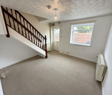 2 bedroom terraced house to rent - Photo 2