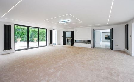 5 bedroom detached house to rent - Photo 4