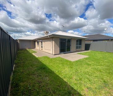 Beautiful 3 Bedroom / 2 Living Home - Photo 1