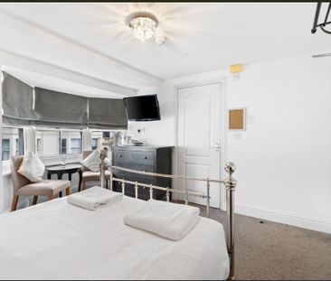 Room in a Shared House, Madeira Place, BN2 - Photo 1