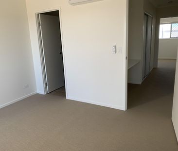 Perfectly Positioned 3-bedroom home in Baringa - Photo 2