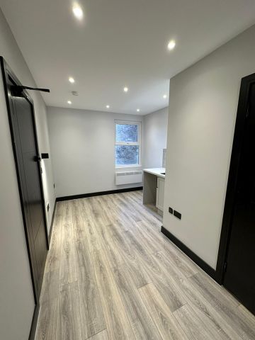 Studio Flat, Brookehowse Road, SE6 - Photo 3