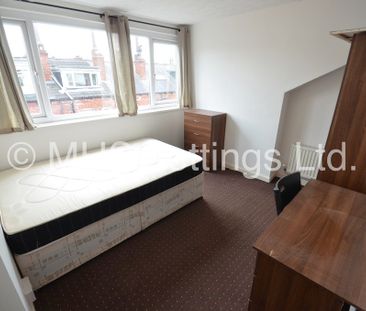 4 Bedroom Mid Terraced House for rent in Welton Grove - Photo 6