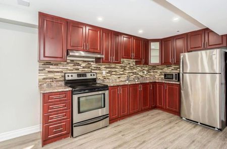 For Lease - 689 Ambroise Crescent, Milton, Ontario - Photo 5