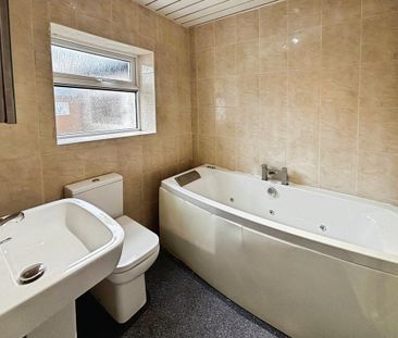 3 bedroom end of terrace house to rent - Photo 5