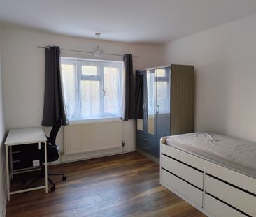 Room in a Shared Flat, Acton, W3 - Photo 4