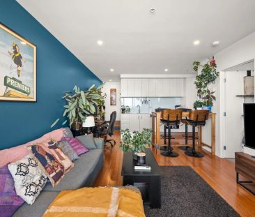 Skyline Serenity: Your Contemporary Oasis - Photo 5