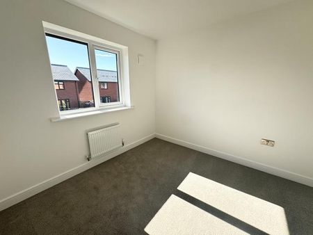 3 bedroom semi-detached house to rent - Photo 4