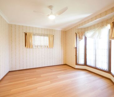 Family home tucked away on quiet South Grafton Street - Photo 3