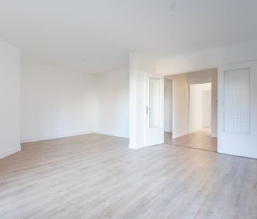 Location Appartement 3 pièces 70m² ANNECY LE VIEUX 74940 - Photo 2