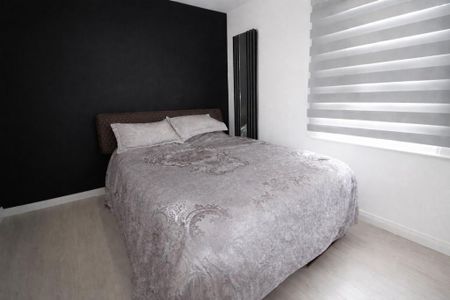 2 bedroom semi-detached house to rent - Photo 4