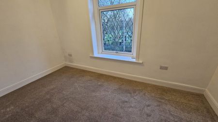 3 bed Terraced - To Let - Photo 4