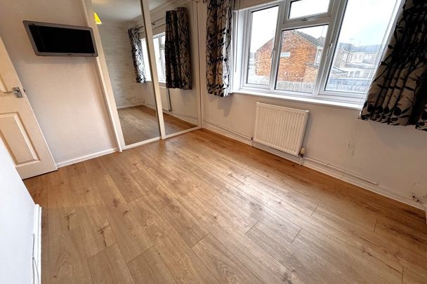 Dove Tree Road, LEIGHTON BUZZARD - Photo 1