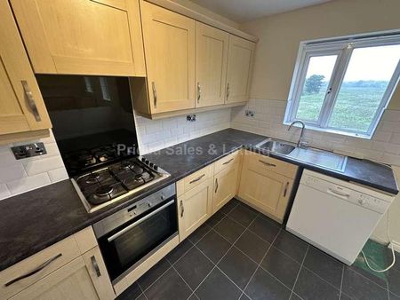 Richmond Drive, North Hykeham, LN6 - Photo 2