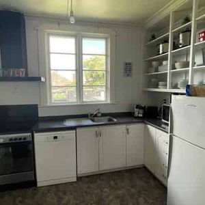 Attractive, Warm and Sunny with Character! - Photo 2