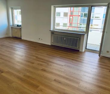 Stilvolle 2-Zimmer-Wohnung mit 2 Balkonen und Doppelstellplatz in B... - Photo 2