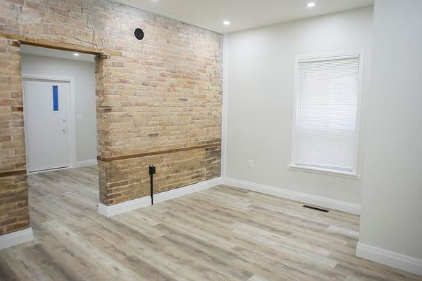 For Lease - 160 Darling Street Unit# 2, Brantford, Ontario - Photo 1