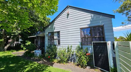 3 Bedroom Home, Highland Park - Photo 5