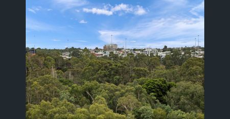 Where sophistication meets scenic appeal! - Photo 3