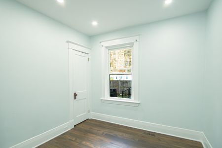 For Lease - 386 Wharncliffe Road, London South, Ontario - Photo 3