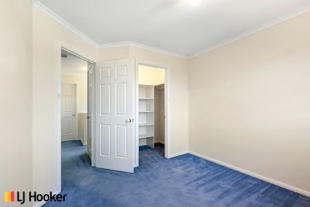 Modern three bedroom townhouse in the heart of Bruce. - Photo 2