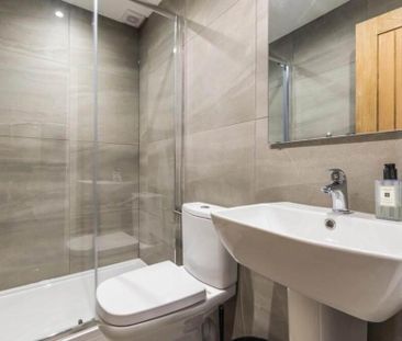 64 Royal Park Road, Leeds, LS6 1JJ - Photo 5