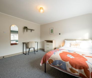 1 bedroom in a house share to rent - Photo 3