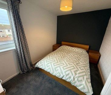 2 bedroom semi-detached house to rent - Photo 3