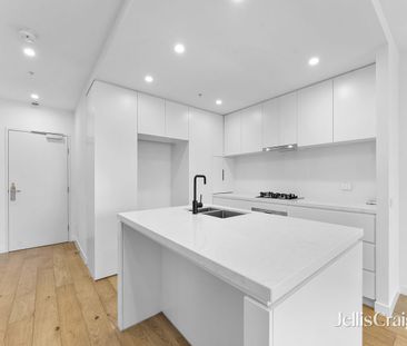 Elevated Modern Living – Gas Bill Included - Photo 5