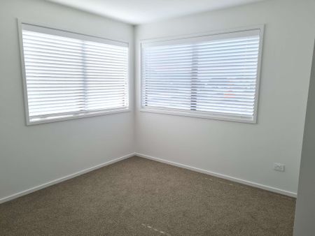 Near new - Mt Wellington, 3 bedroom - Photo 3